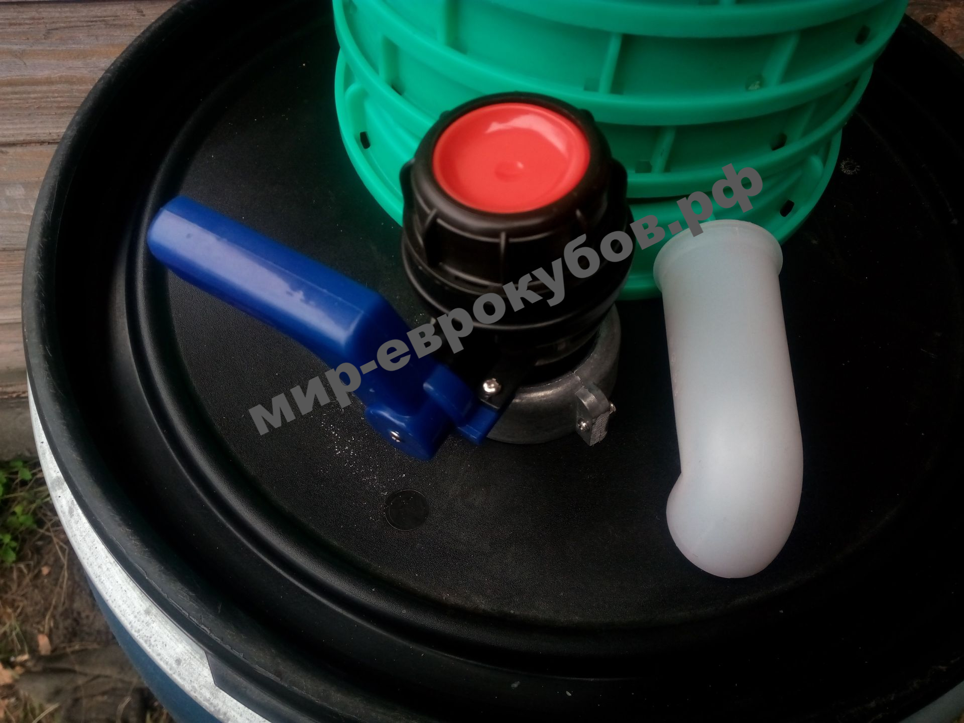 Кран для еврокуба