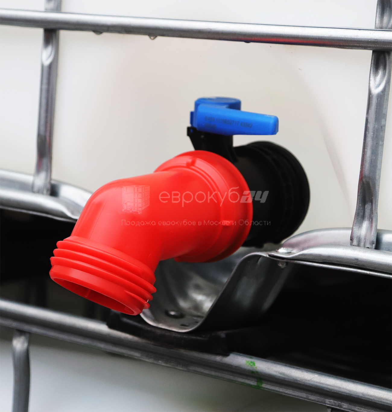 Патрубок для еврокуба на большой кран