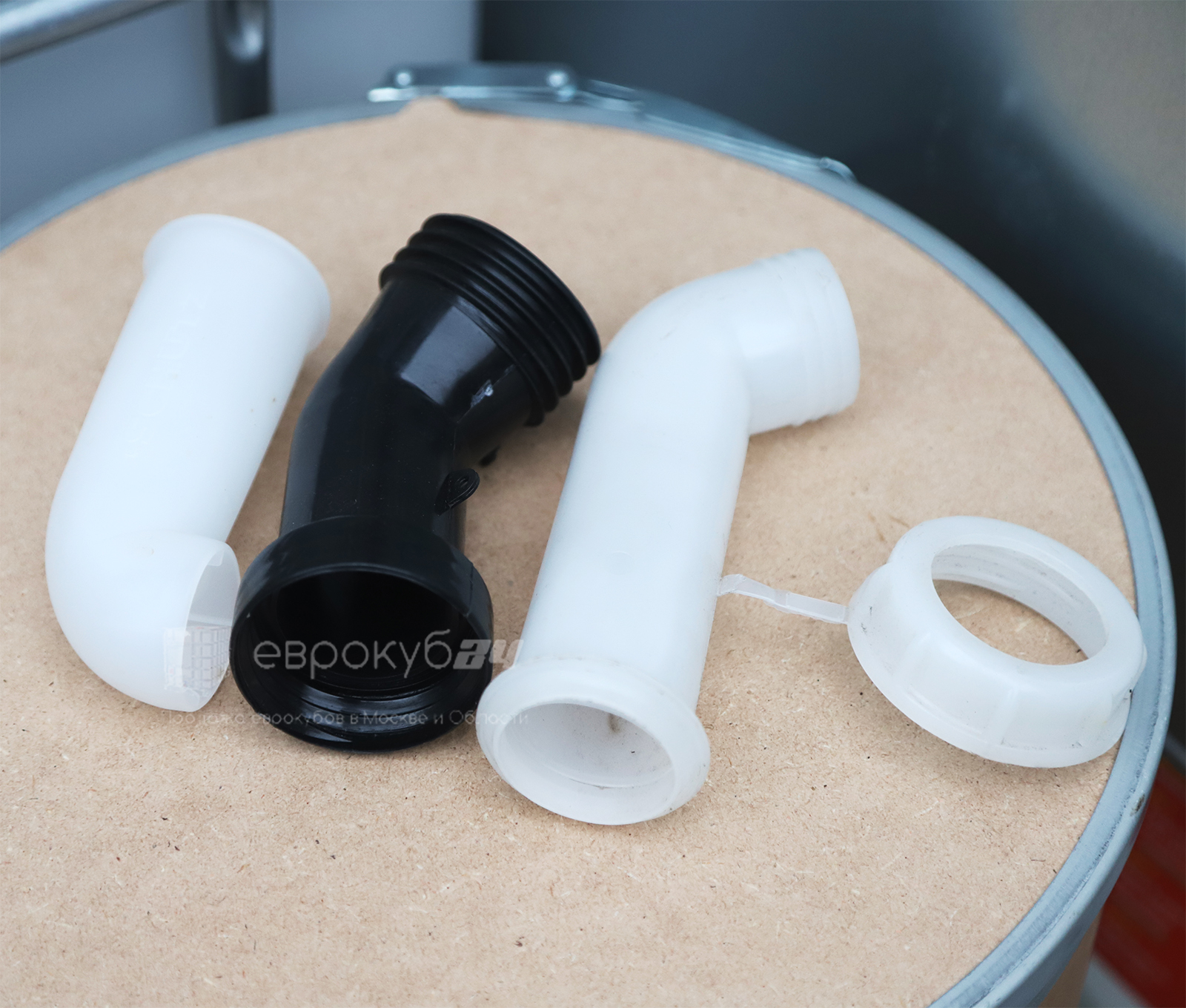 Патрубок для еврокуба на маленький кран